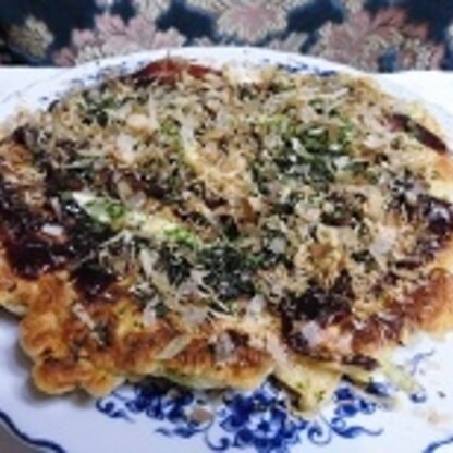 お好み焼き大好きです　マヨネーズもたっぷり　かけて　鰹節でみえなくなりましたが　美味しかったです　先日は　つくレポ感謝です　ありがとうございました